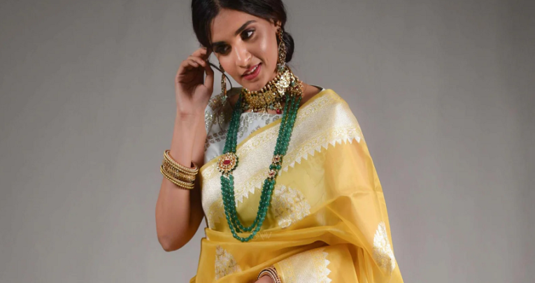 On-line Floral Organza Saree Purchasing: A World of Stunning Designs at Your Fingertips